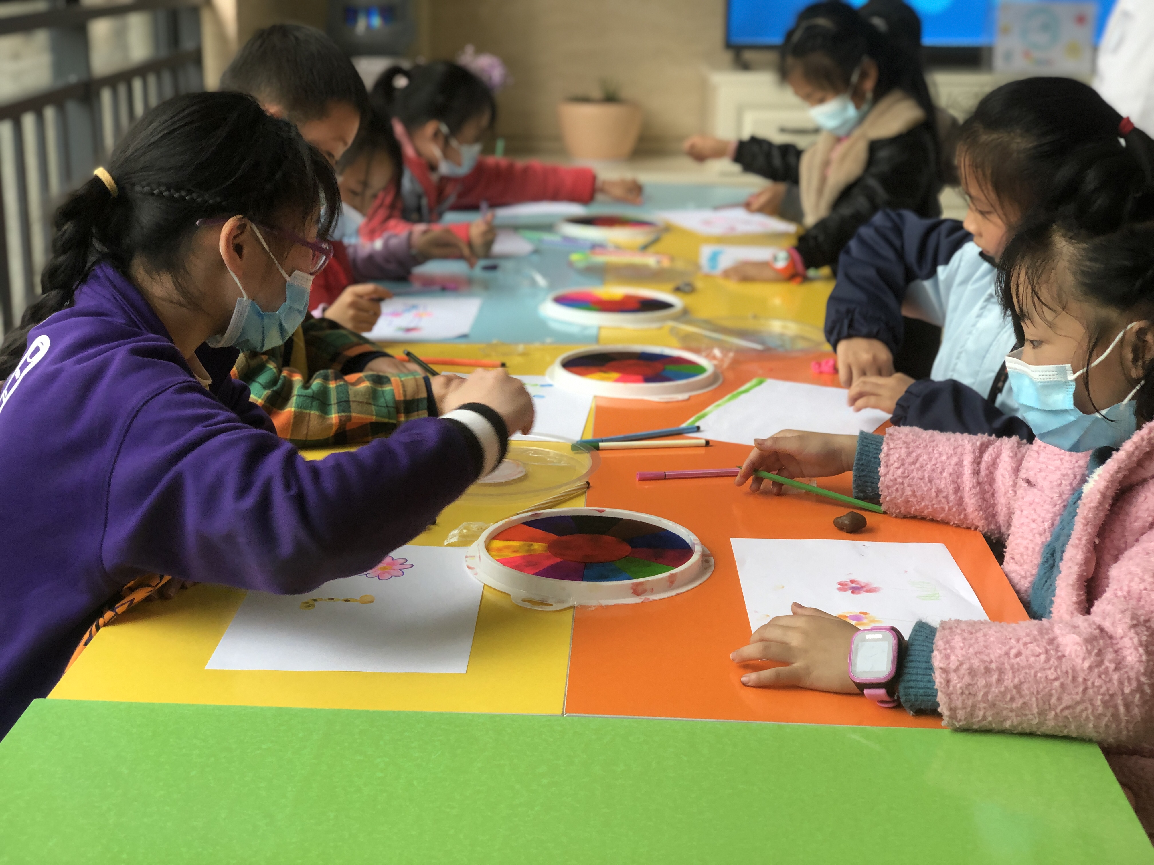 “有趣的指纹”主题展教活动