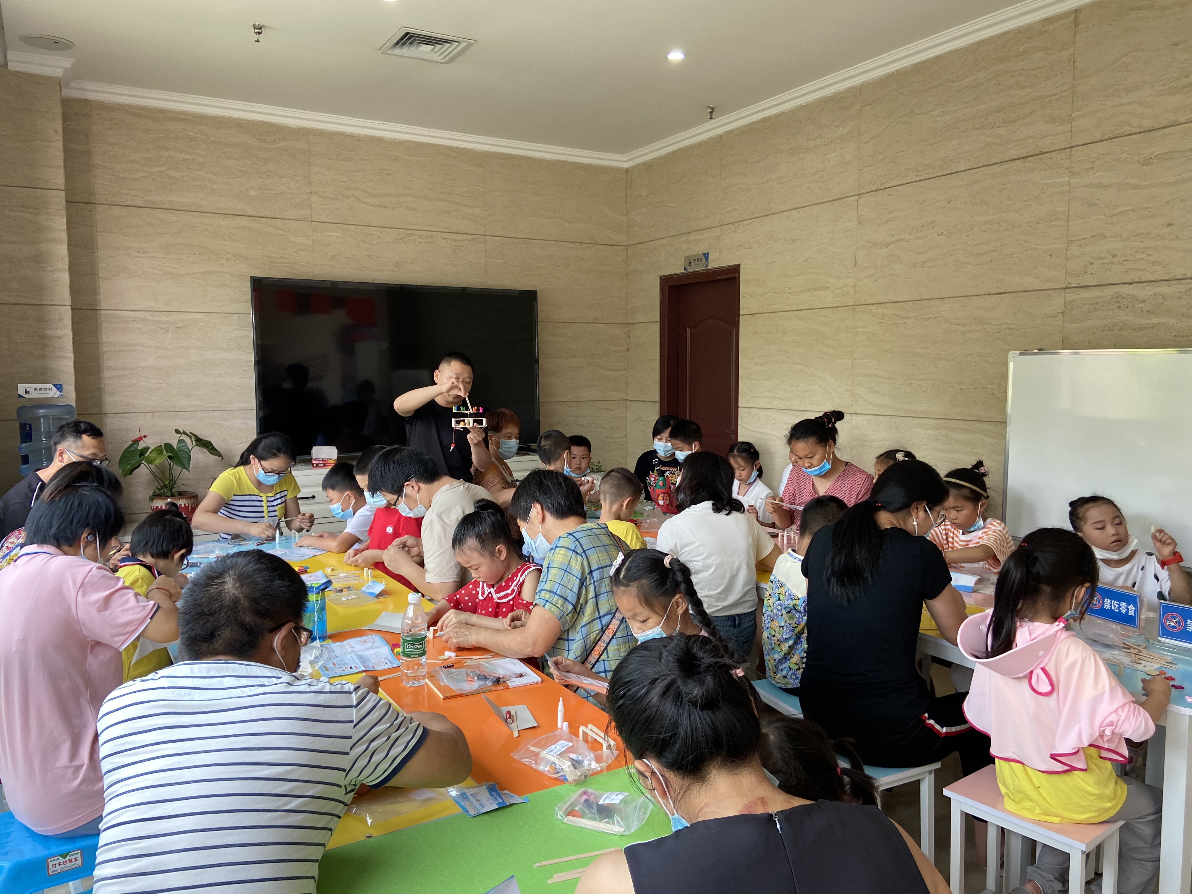 展教活动 | 科技小制作—旋转木马
